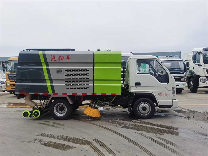 Customized Foton 2600 wheelbase cleaning and sweeping vehicle