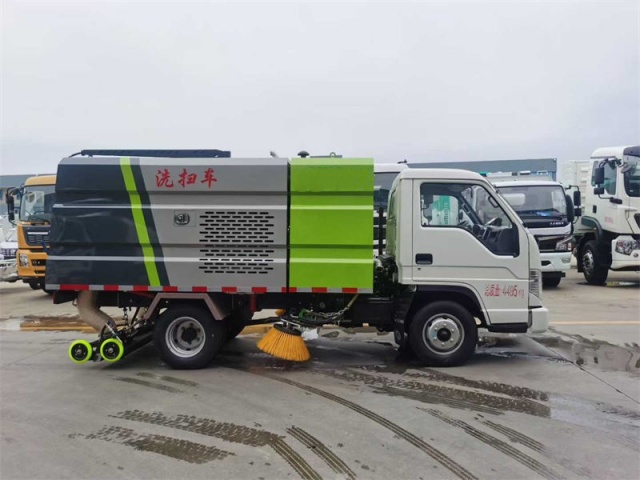 Customized Foton 2600 wheelbase cleaning and sweeping vehicle