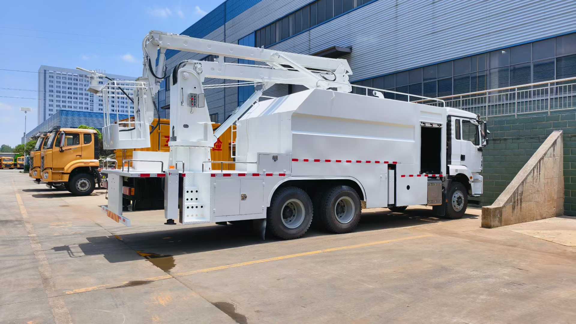 shacman Automobile Rear Double Bridge High altitude High pressure Cleaning Vehicle
