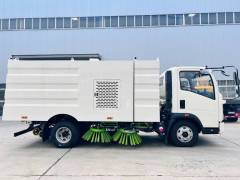 Heavy Truck HOWO Light Truck Road Sweeper
