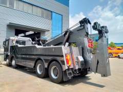 SHACMAN X3000 8 × 4 obstacle clearing vehicle