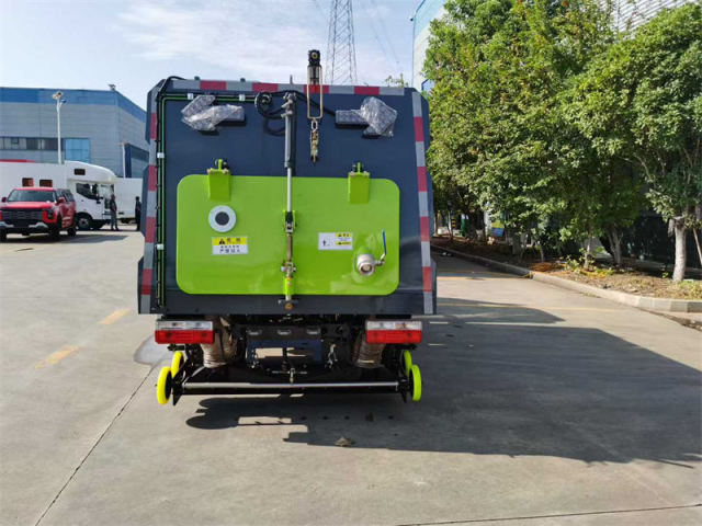 Customized Foton 2600 wheelbase cleaning and sweeping vehicle