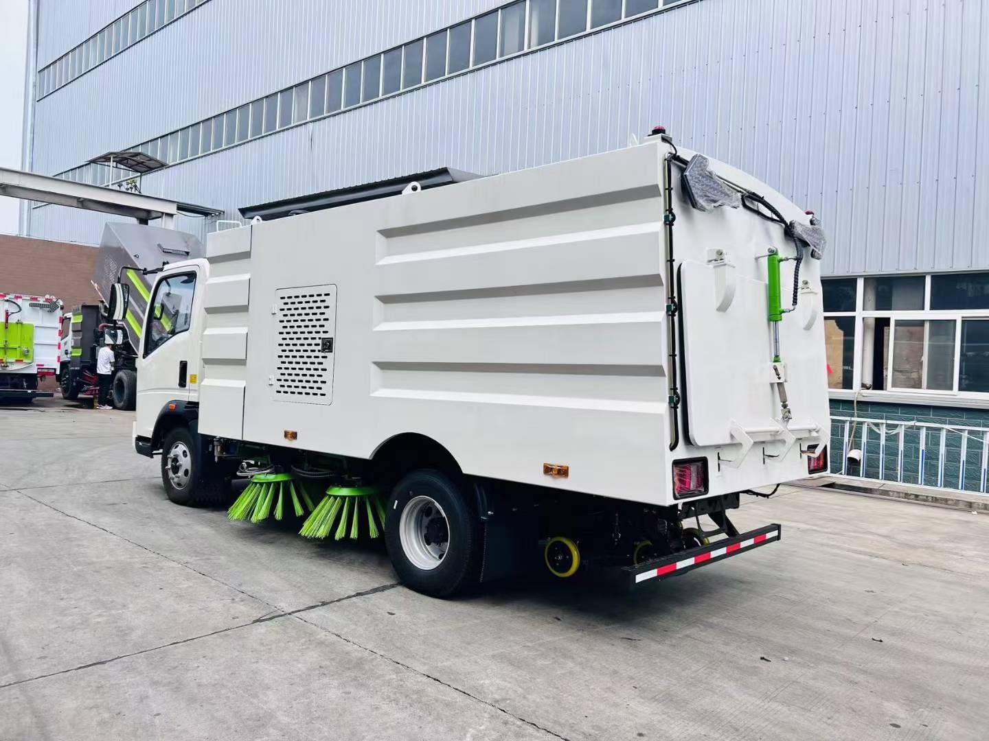 Heavy Truck HOWO Light Truck Road Sweeper