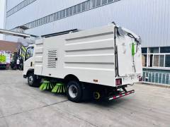 Heavy Truck HOWO Light Truck Road Sweeper