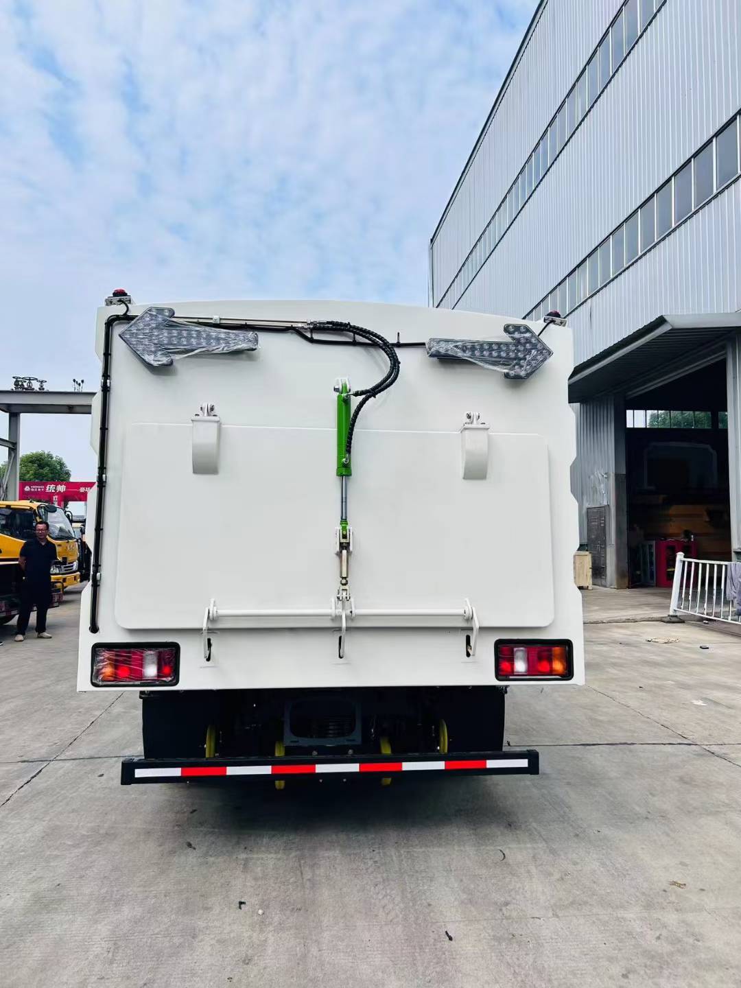 Heavy Truck HOWO Light Truck Road Sweeper
