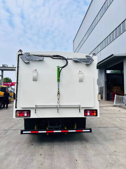 Heavy Truck HOWO Light Truck Road Sweeper
