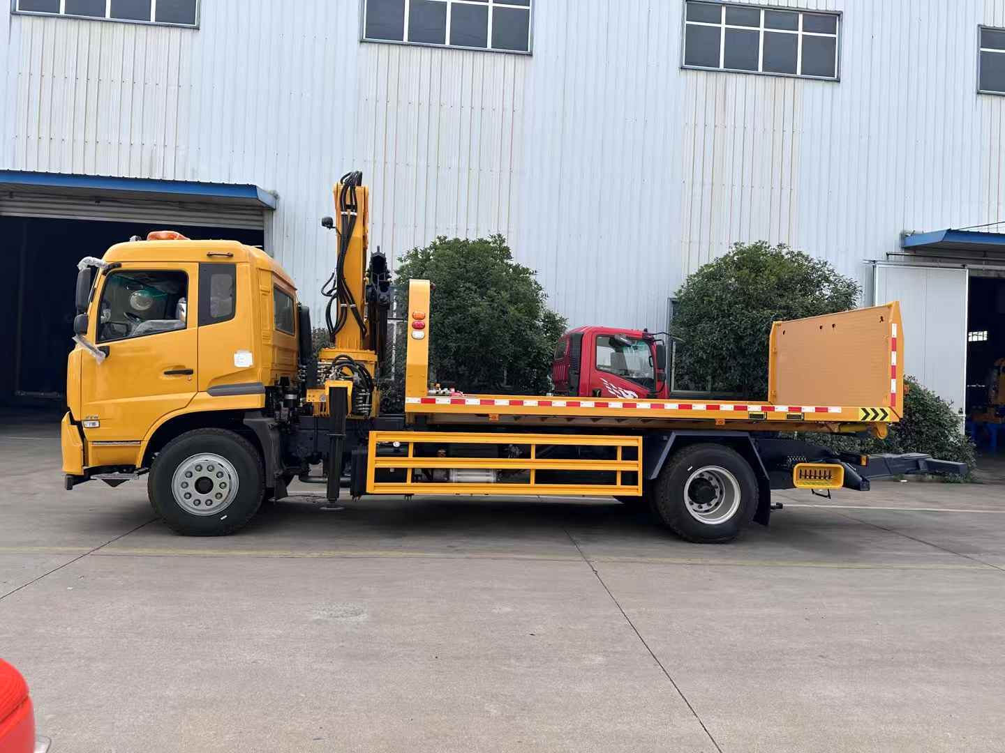 Dongfeng Tianjin Rescue Vehicle with Folding Crane
