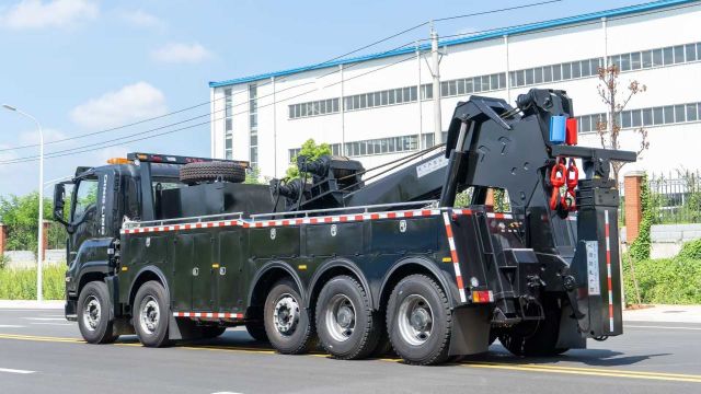 Isuzu lifting joint clearance vehicle