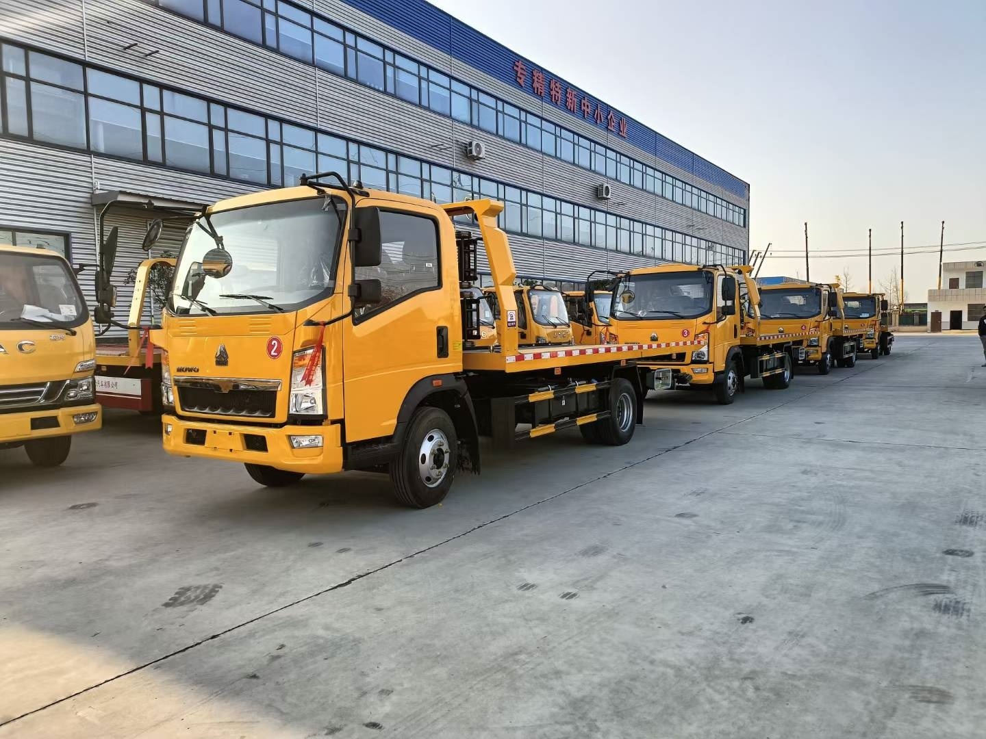 Heavy duty HOWO light truck 4 × 2 obstacle clearing vehicle