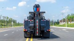 Isuzu lifting joint clearance vehicle