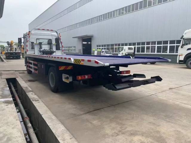 SHACMAN L3000 obstacle clearing trailer