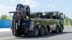 Isuzu lifting joint clearance vehicle