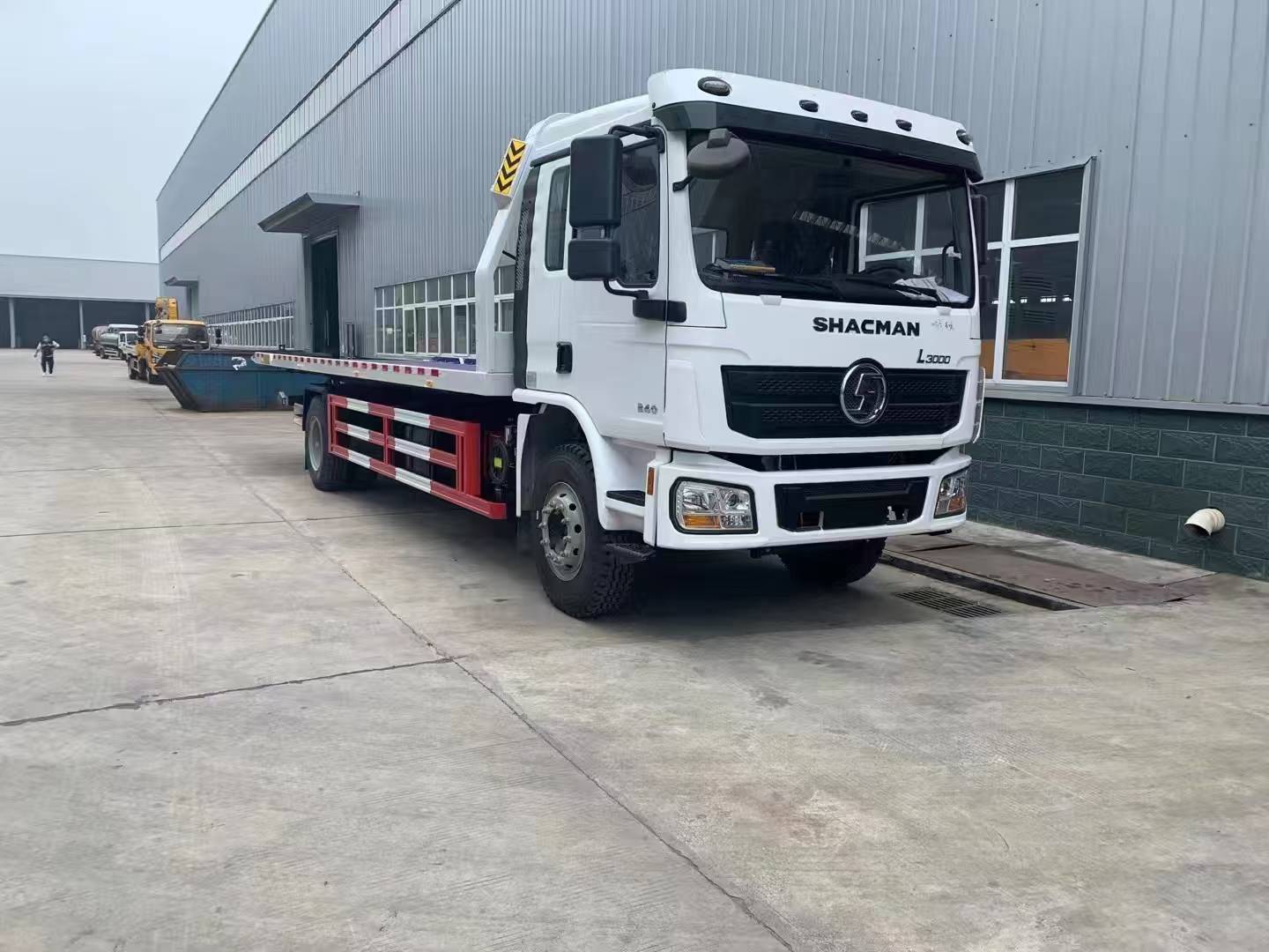SHACMAN L3000 obstacle clearing trailer