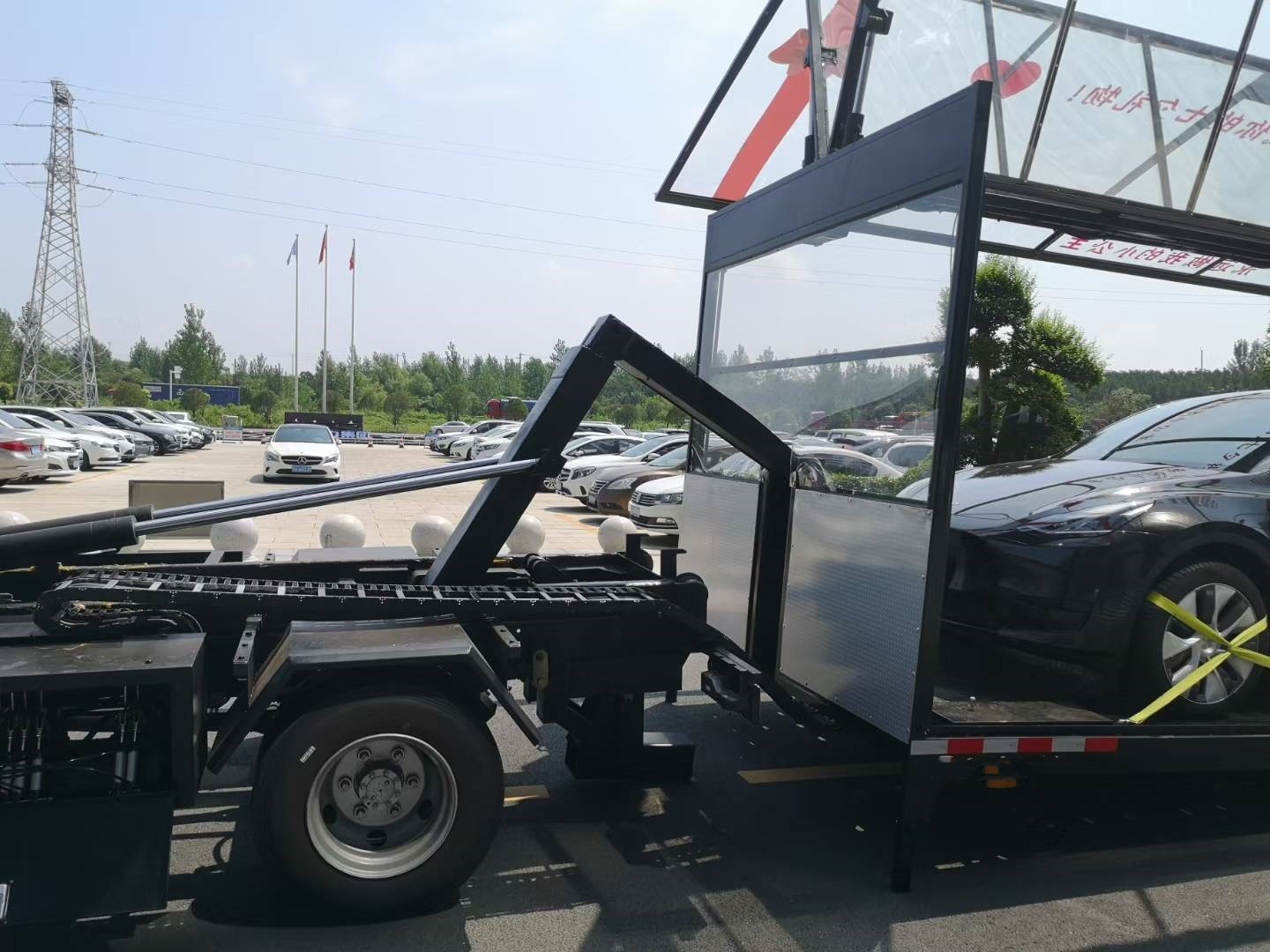 ISUZU 4X2 Full Floor Clearance Vehicle