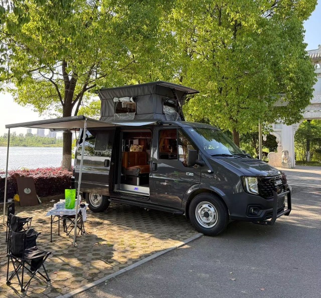 Jiangling Fushun Short Axle Low Top with Ascending Roof RV Retro Style