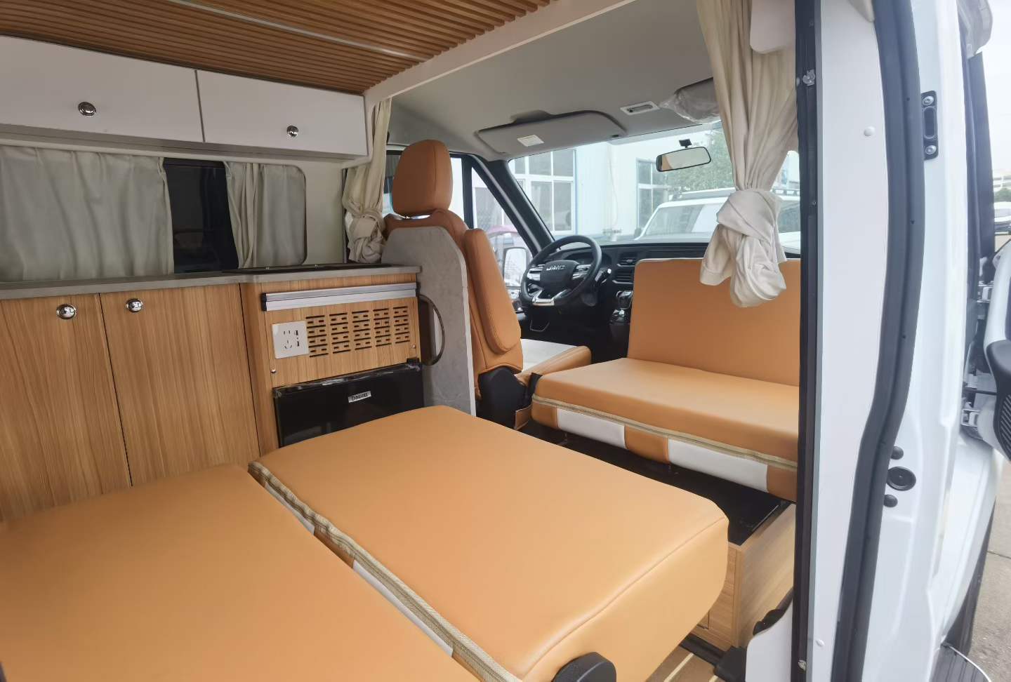 Jiangling Fushun Short Axle Low Top RV