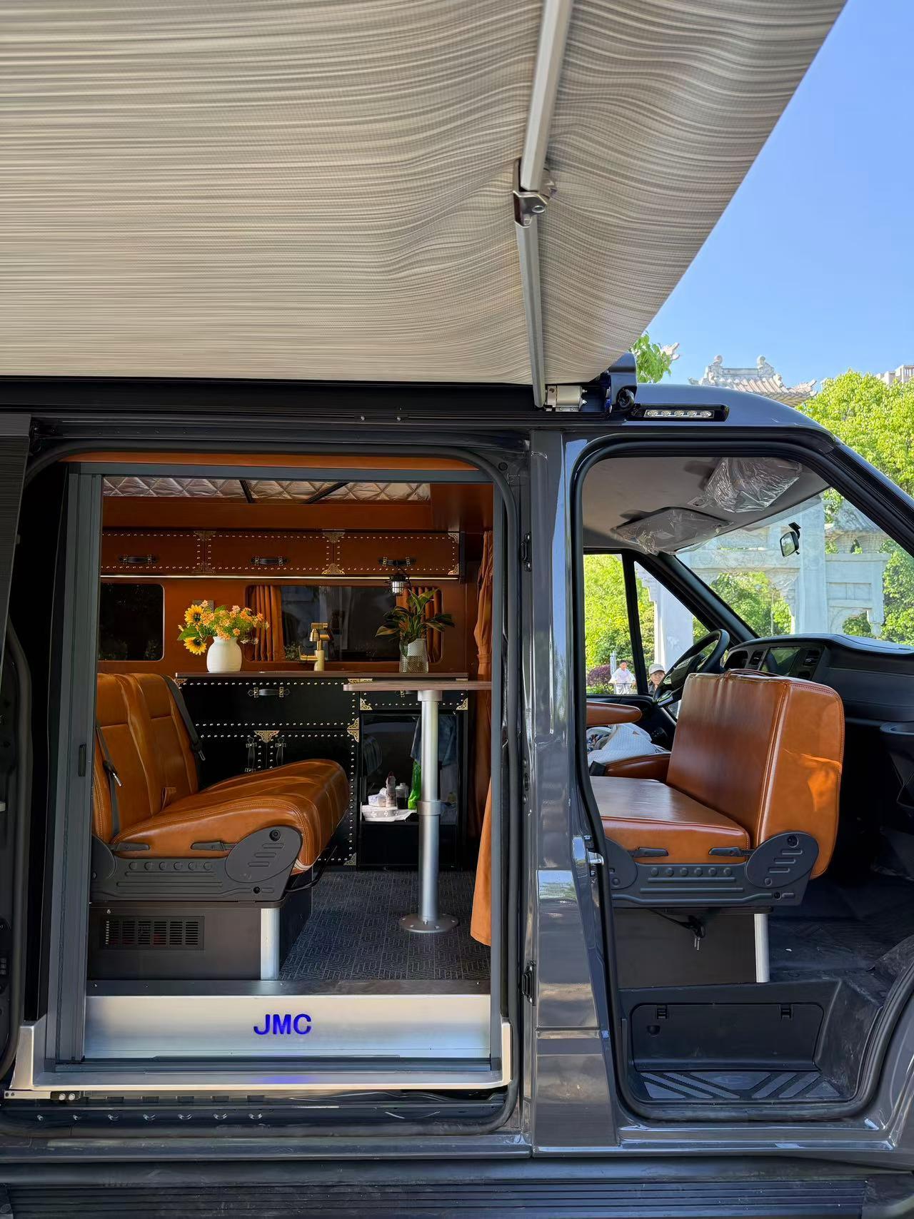 Jiangling Fushun Short Axle Low Top with Ascending Roof RV Retro Style