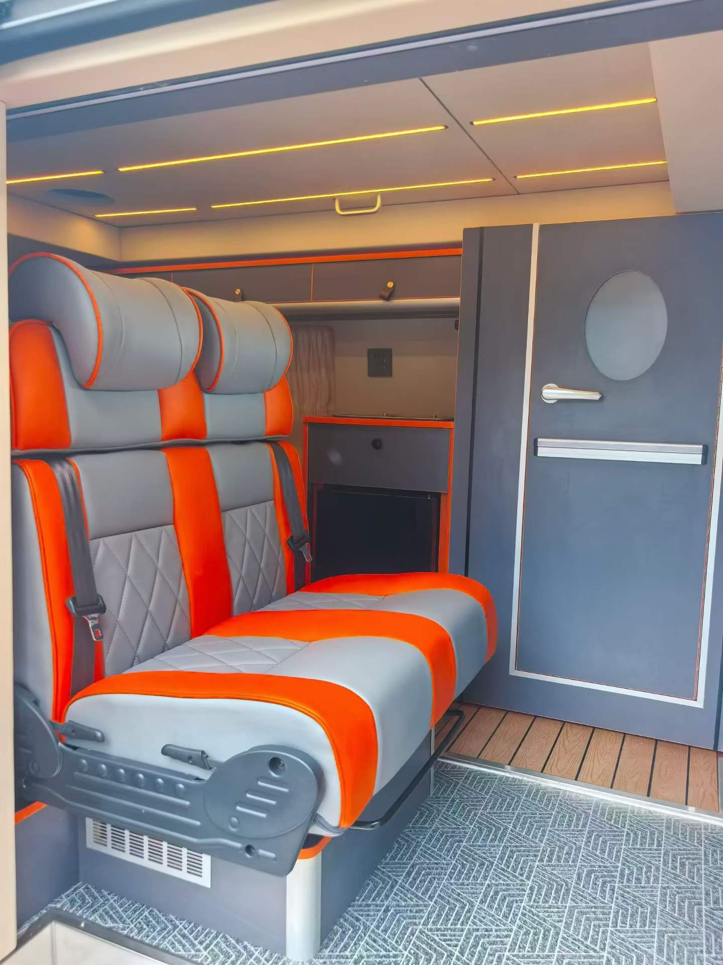 Jiangling Fushun short axis low top with raised roof small RV