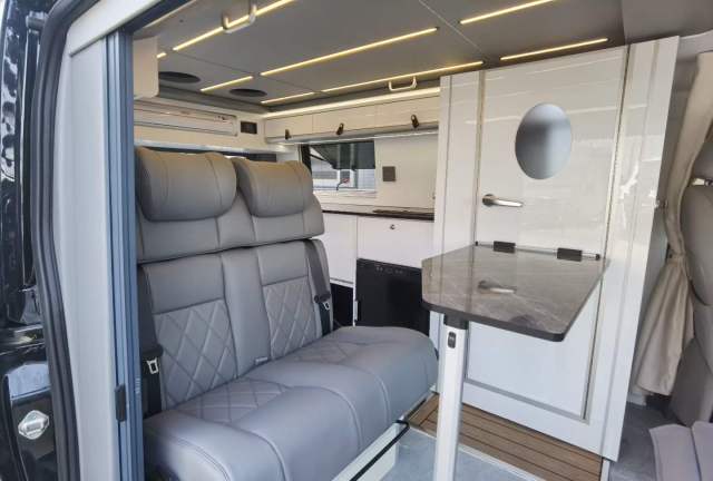 Heavy Duty Truck Pioneer Official Upgraded Black Camping Car