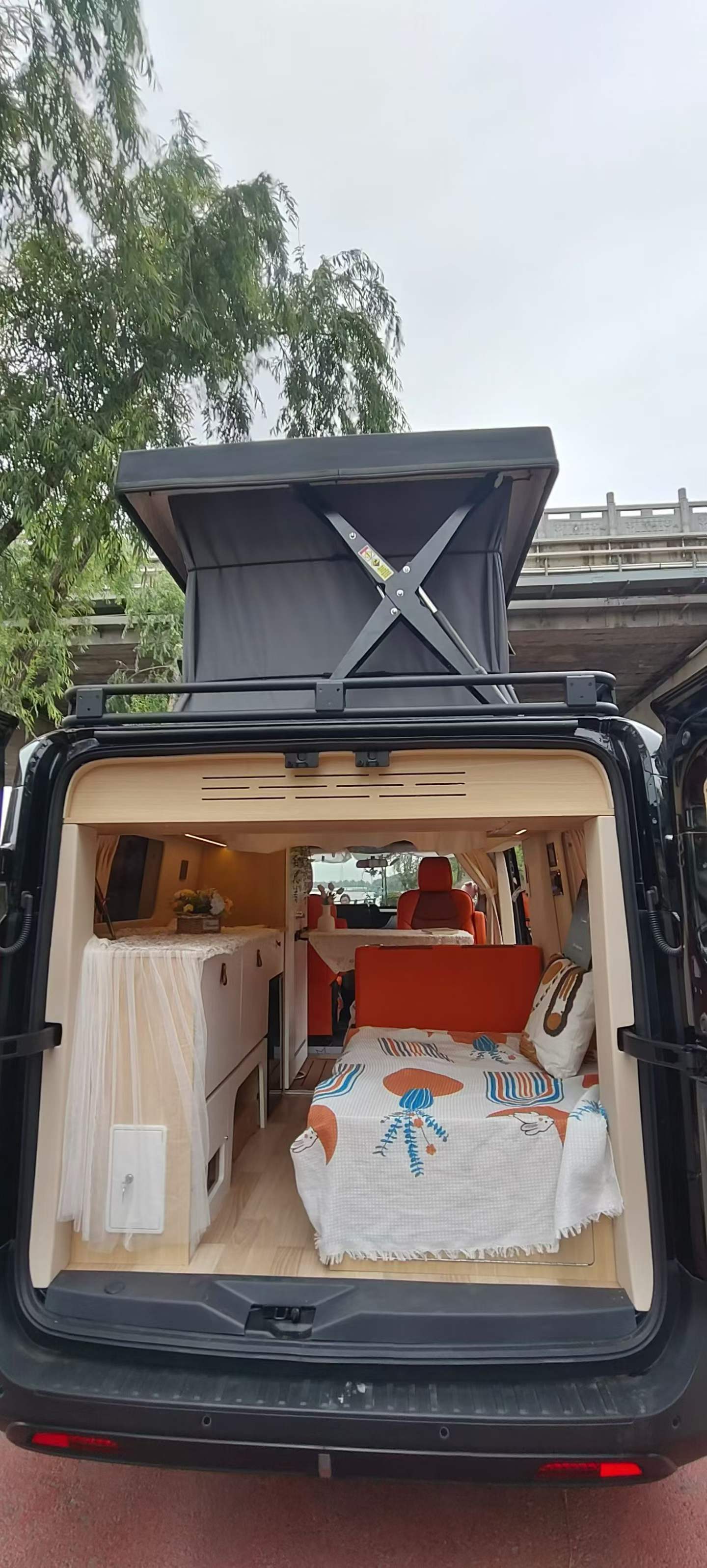 26 Models of Sinotruk Pioneer Officer Camping Vehicle