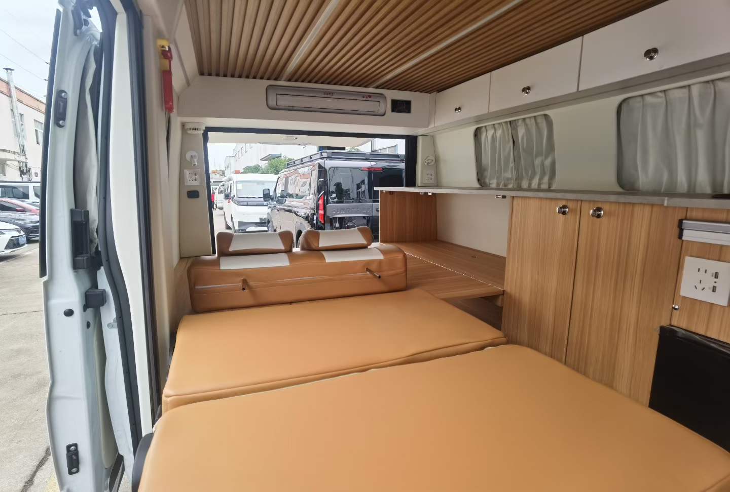 Jiangling Fushun Short Axle Low Top RV