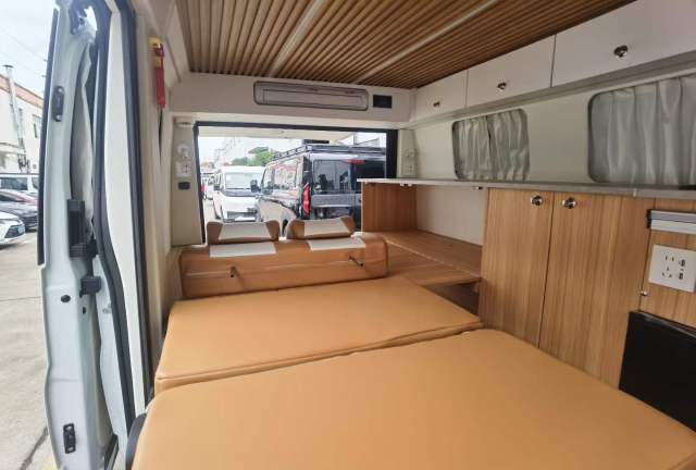 Jiangling Fushun Short Axle Low Top RV