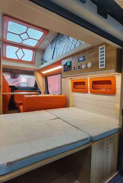 Heavy Truck Pioneer Official Short Axle Low Top Up Camping Vehicle