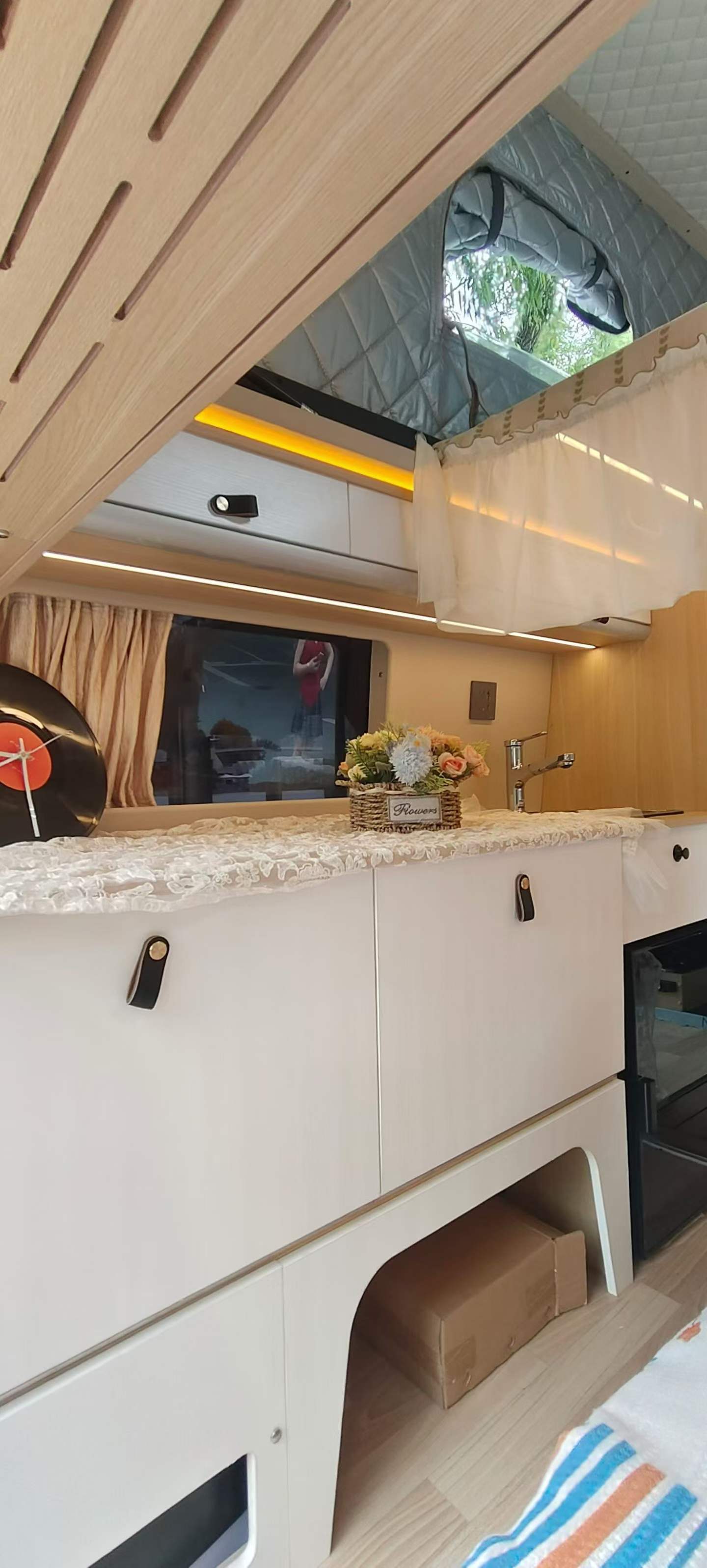 26 Models of Sinotruk Pioneer Officer Camping Vehicle