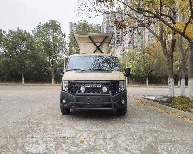 Jiangling Fushun Short Axle Ascending Camping Car