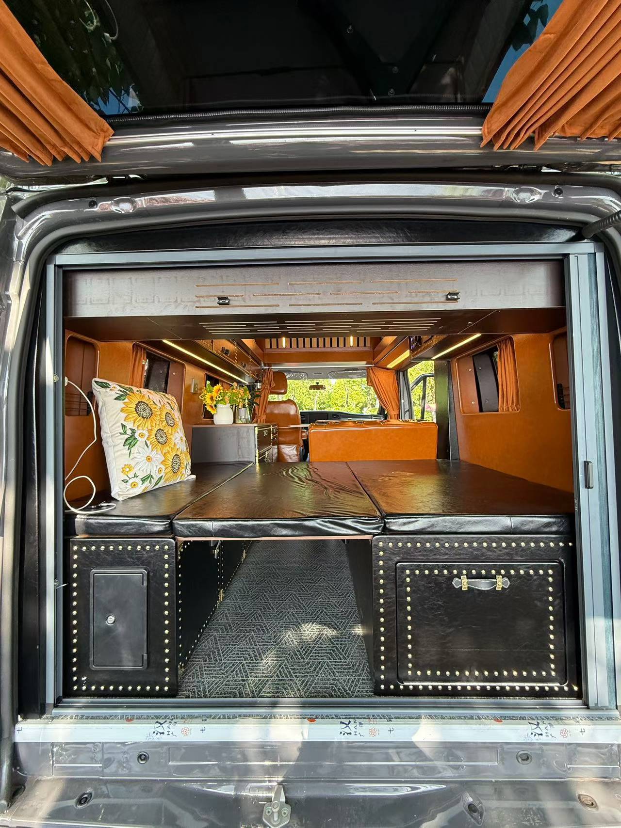 Jiangling Fushun Short Axle Low Top with Ascending Roof RV Retro Style