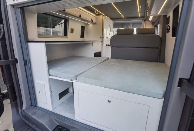 Heavy Duty Truck Pioneer Official Upgraded Black Camping Car