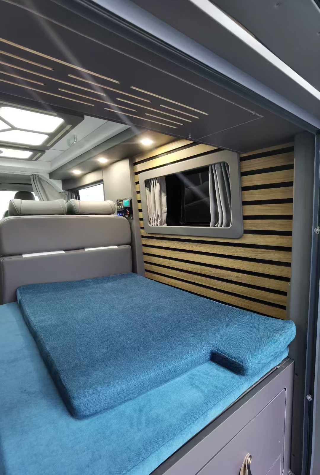 Heavy Duty Truck Pioneer Official Short Shaft Low Top Lift 4 Seats