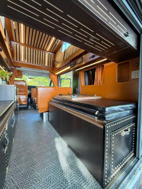 Jiangling Fushun Short Axle Low Top with Ascending Roof RV Retro Style
