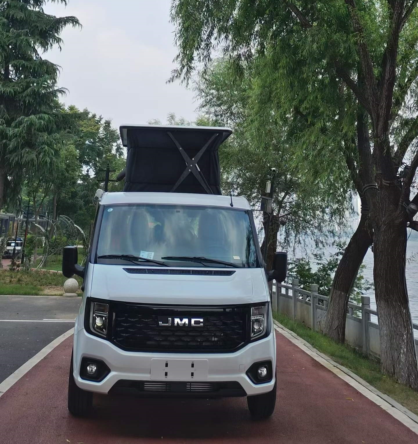 Jiangling Fushun short axis low top with raised roof small RV
