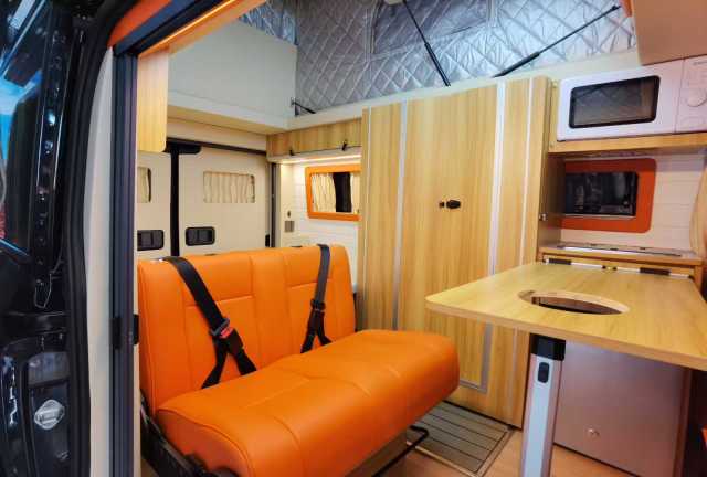 Heavy Truck Pioneer Official Short Axle Low Top Up Camping Vehicle