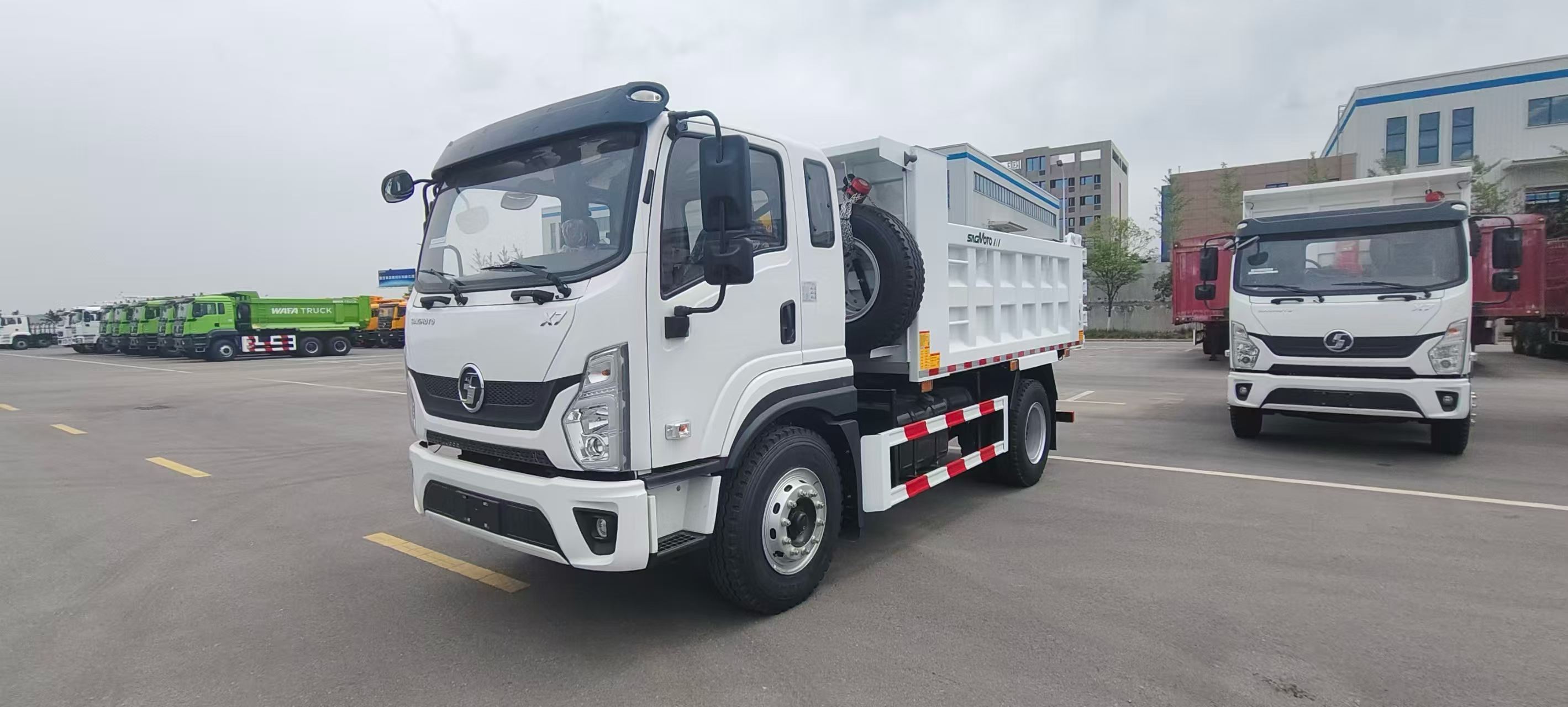 SHACMAN X7 4×2 Dump Truck