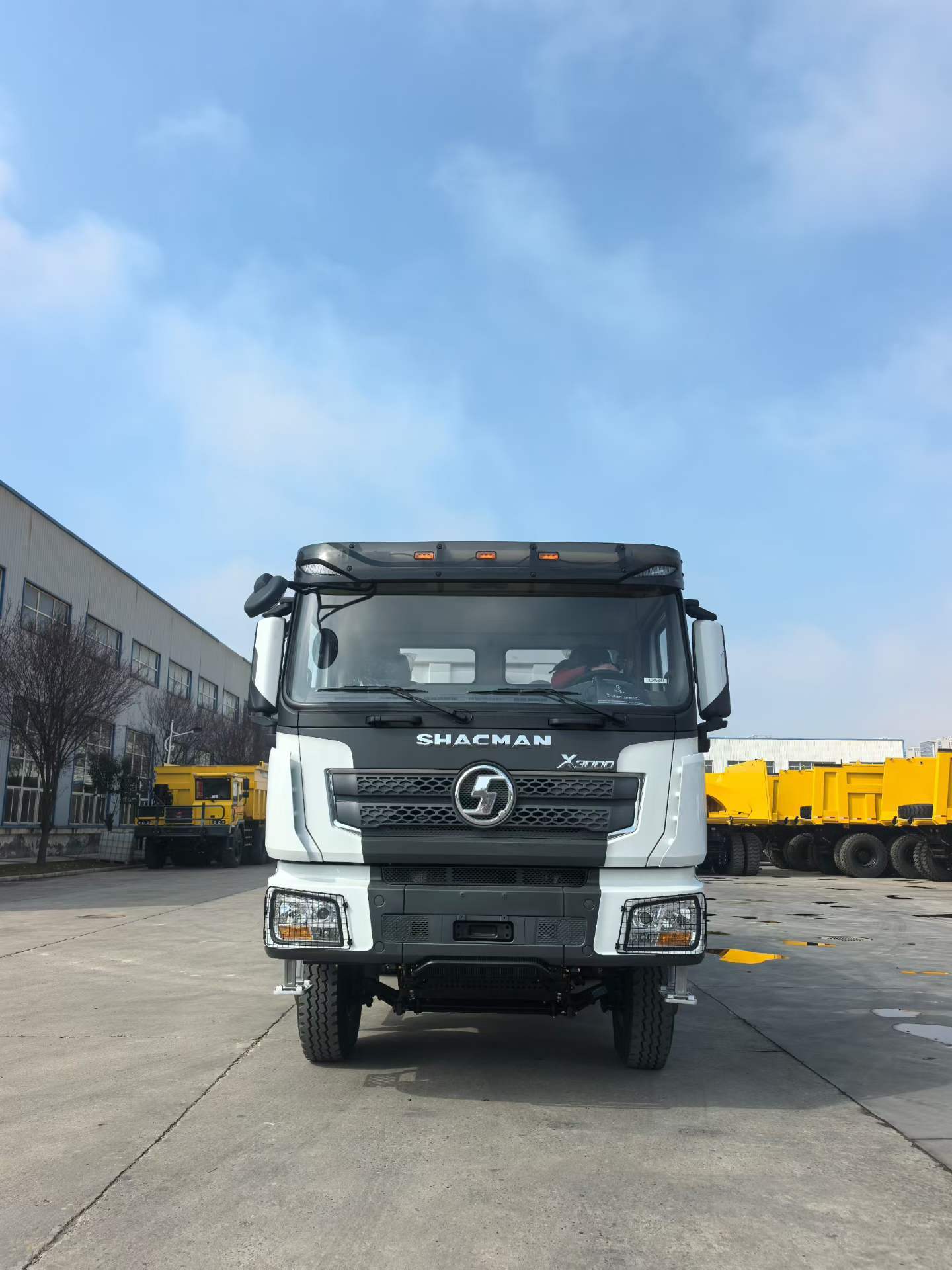 SHACMAN X3000 left-hand drive 380 horsepower Euro II 5.8-meter dump truck