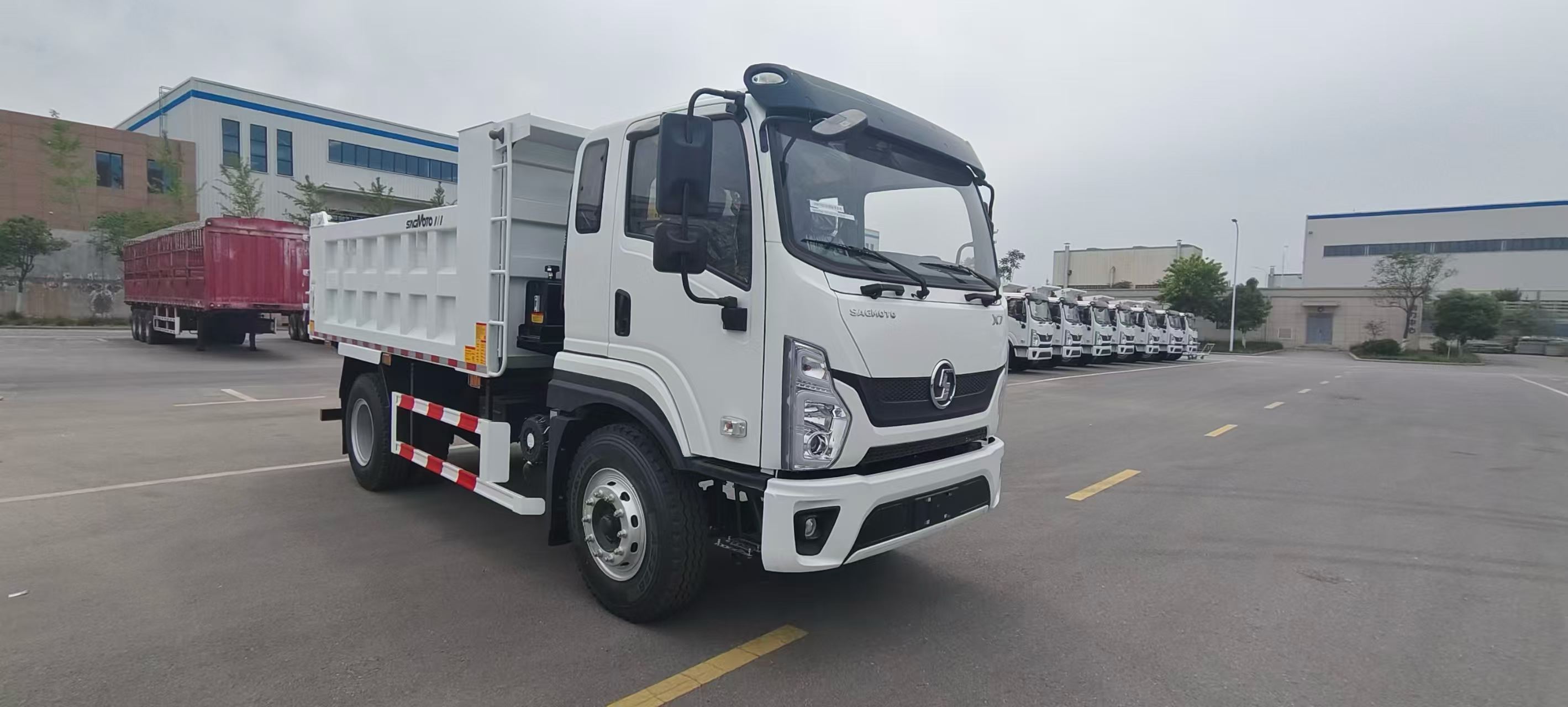 SHACMAN X7 4×2 Dump Truck