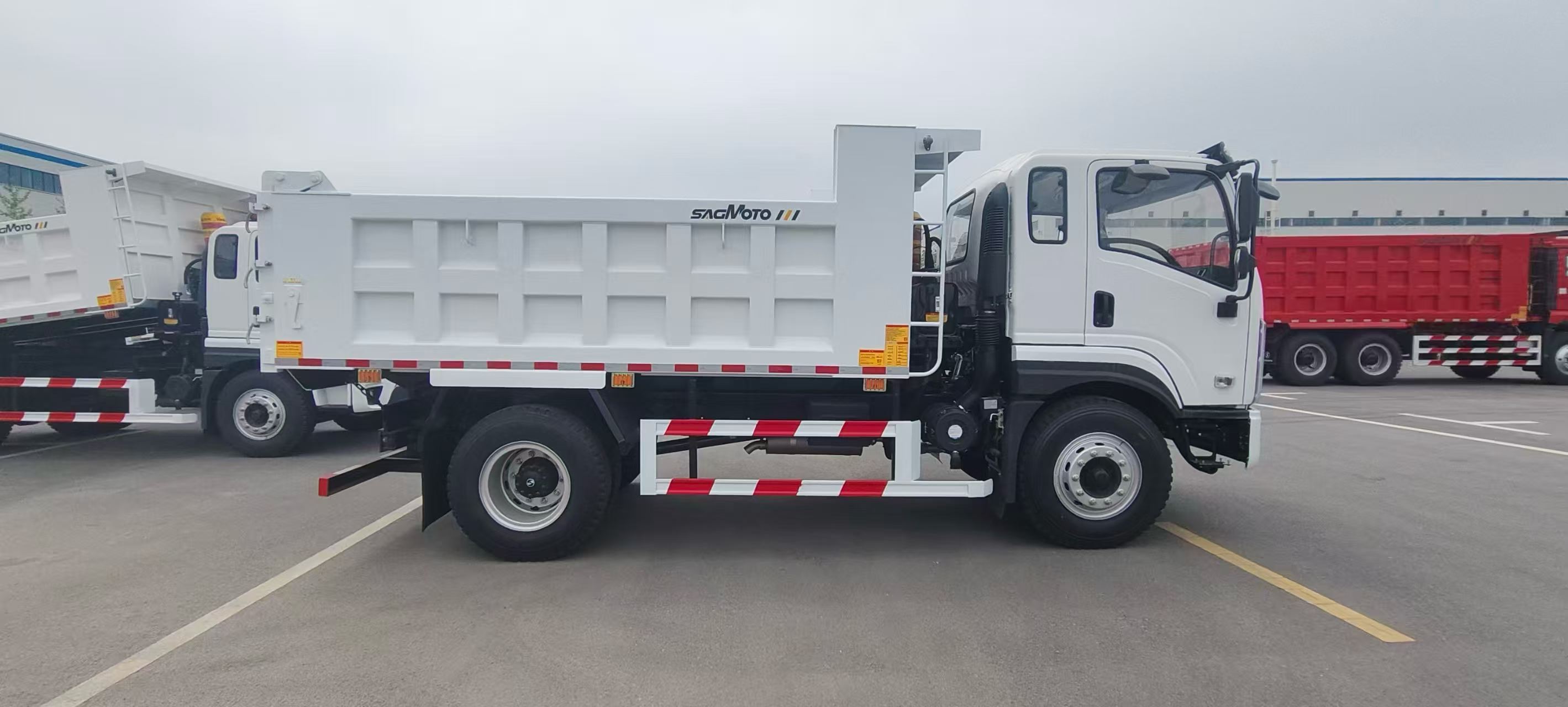 SHACMAN X7 4×2 Dump Truck