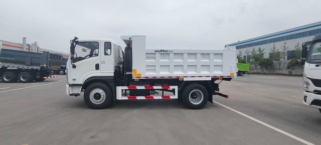 SHACMAN X7 4×2 Dump Truck