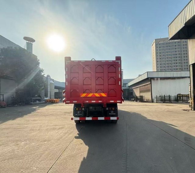 SHACMAN F3000 8×4 Dump Truck