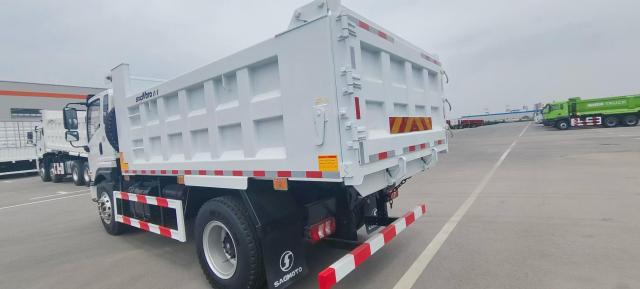 SHACMAN X7 4×2 Dump Truck