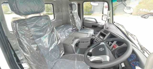 Cheng Li brand right-hand drive 6 × 4 dump truck