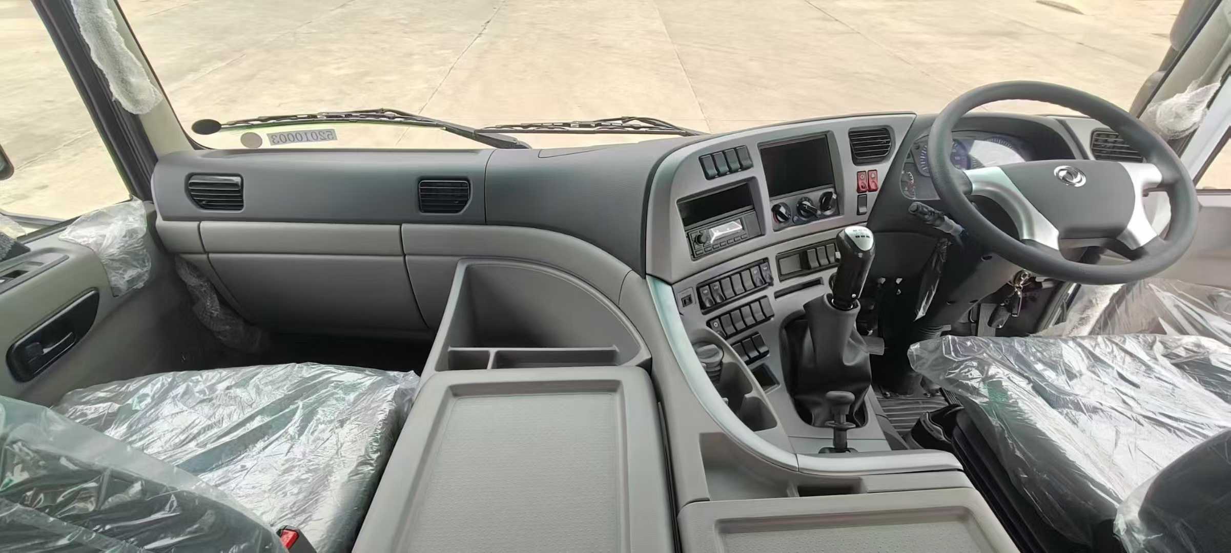 Cheng Li brand right-hand drive 6 × 4 dump truck