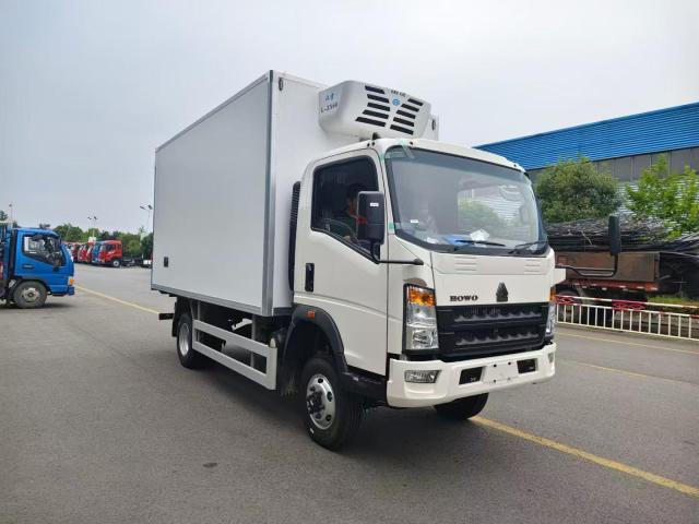 Sinotruk HOWO 4.2-meter Refrigerated Truck