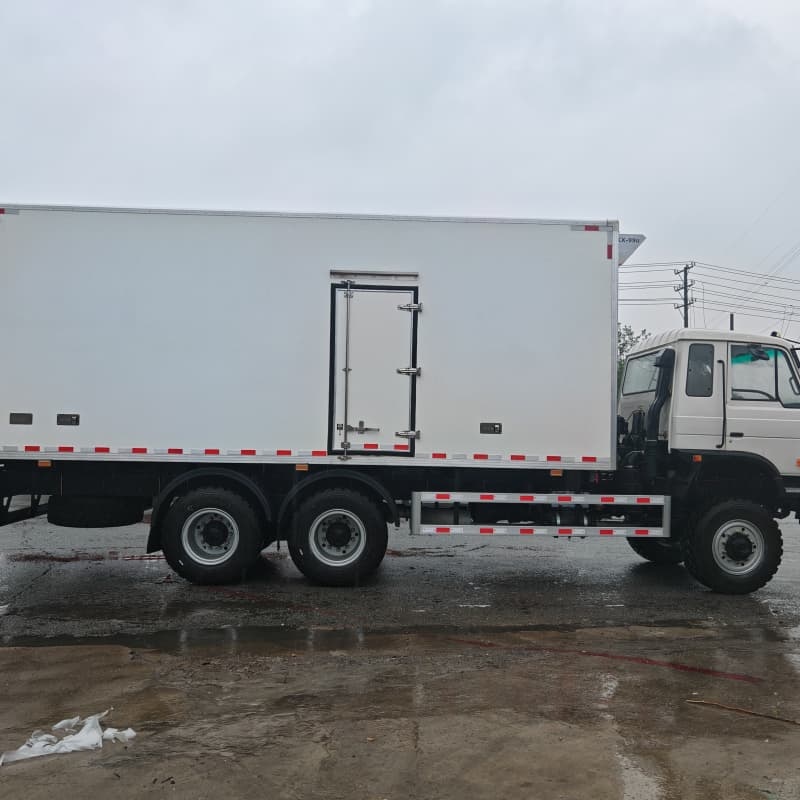 Dongfeng 6×6 Refrigerated Truck