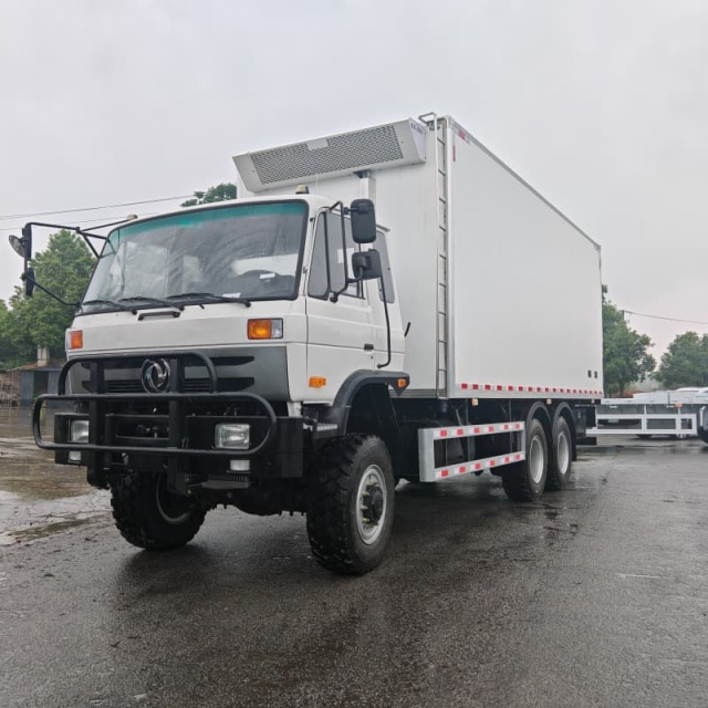 Dongfeng 6×6 Refrigerated Truck