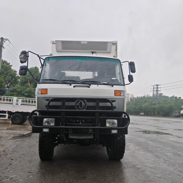Dongfeng 6×6 Refrigerated Truck