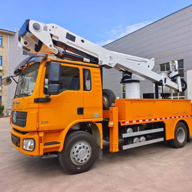 Customized mixed arm 20 meter 69KV insulated bucket arm truck
