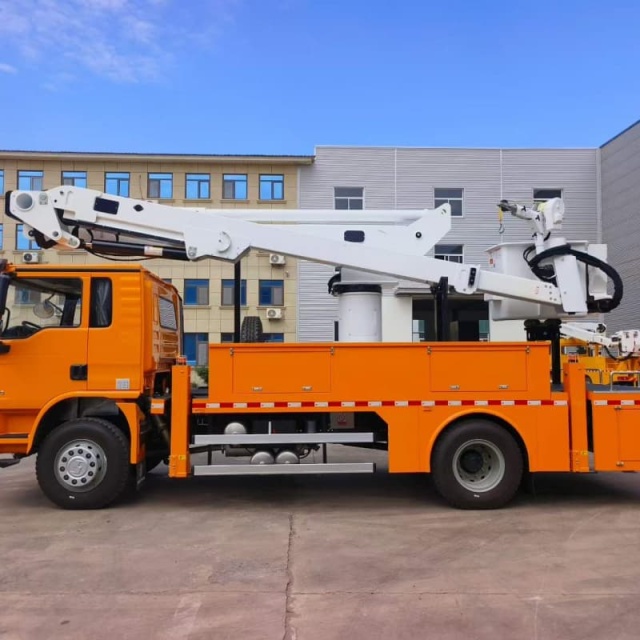 Customized mixed arm 20 meter 69KV insulated bucket arm truck